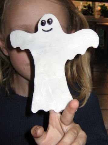 Ghostly finger puppet